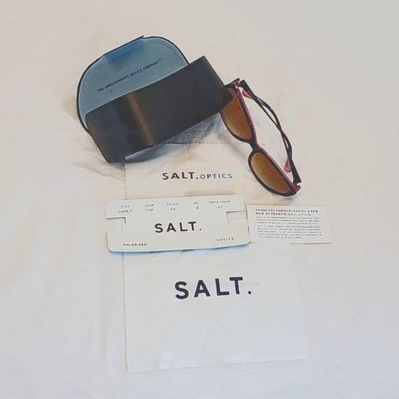 SALT Polarized Carly Sunglasses with Pink Detail and Original Box - Picture 8 of 8